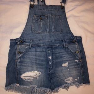 Abercrombie and Fitch cut off overalls size M